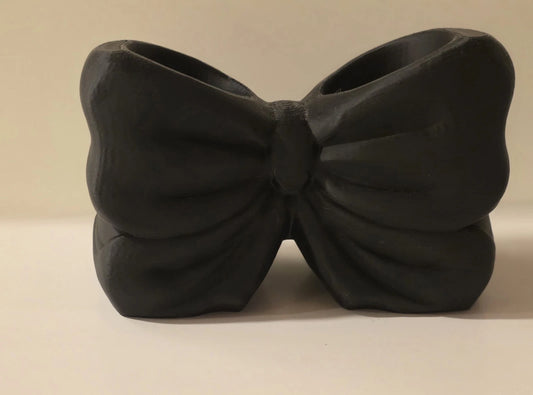 “Handmade Black Bow Figurine – Minimalist Desk Shelf Decor”